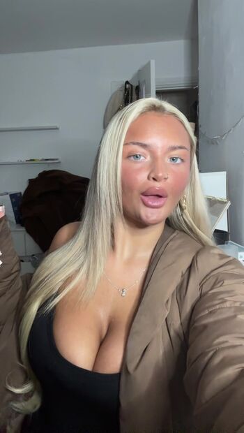 Full leaked Beth gould page private photo