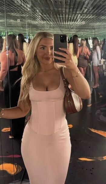 Full leaked Beth tucker private photo