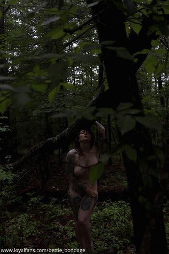 Full leaked Bettie bondage private photo