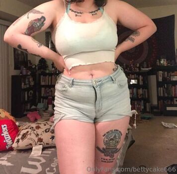Full leaked Betty cake private photo