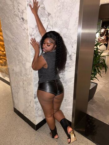 Full leaked Bigbootykyy private photo