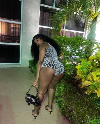 Full leaked Bigbootykyy private photo