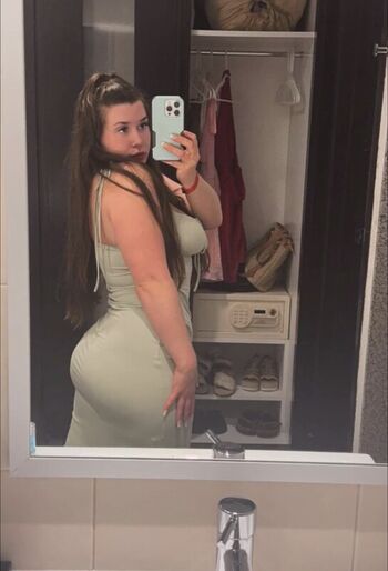 Full leaked Biggbootybratt private photo