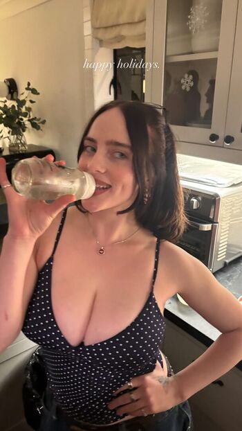 Full leaked Billie eilish private photo