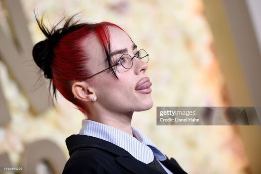 Full leaked Billie eilish private photo