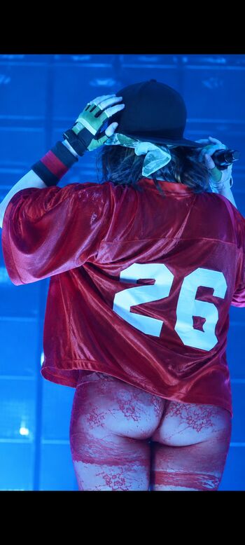 Full leaked Billie eilish private photo