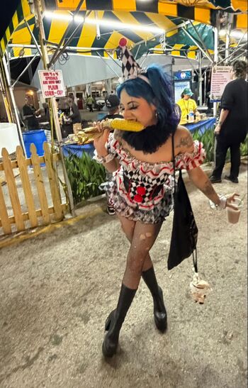 Full leaked Emma ryliee/ private onlyfans photo