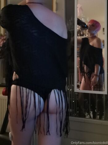 Full leaked Bionicdoll private photo