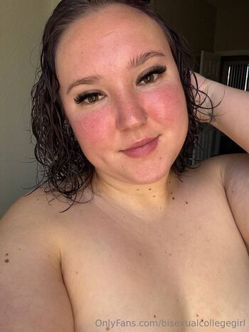 bisexualcollegegirl