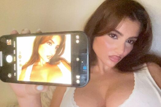 Full leaked Bitasmeri page private photo