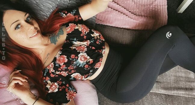 Full leaked Bitchazepam private photo