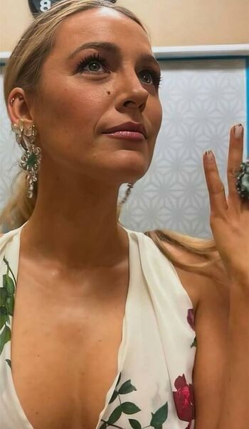 Full leaked Blake lively private photo