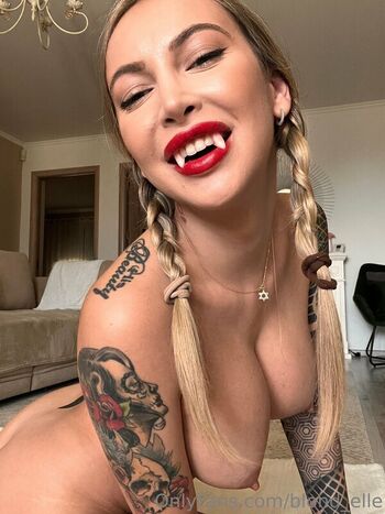 Full leaked Blond elle page private photo