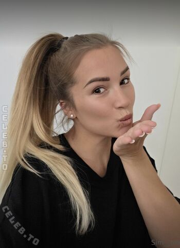 Full leaked Blonde model private photo