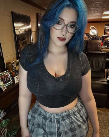 Full leaked Bluecromwyll private photo