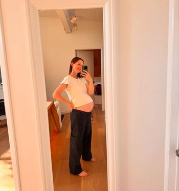 Full leaked Bonnie wright private photo