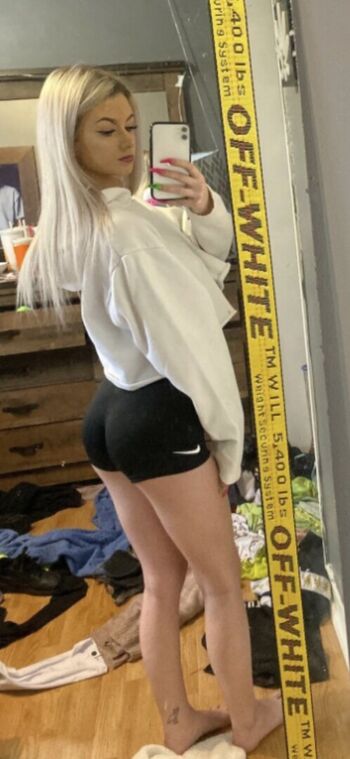 Full leaked Breezybabes private photo