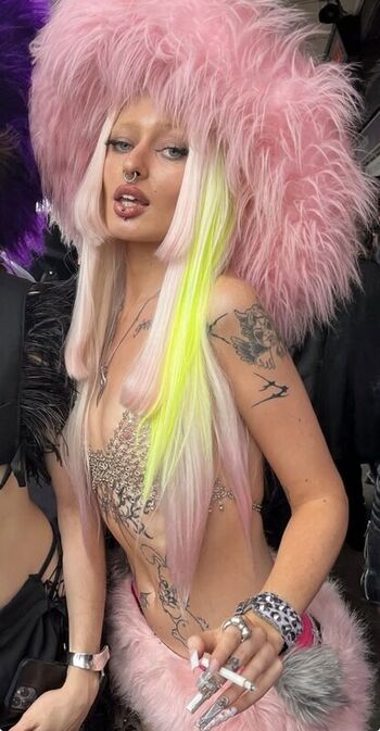 Full leaked Bridesque private photo
