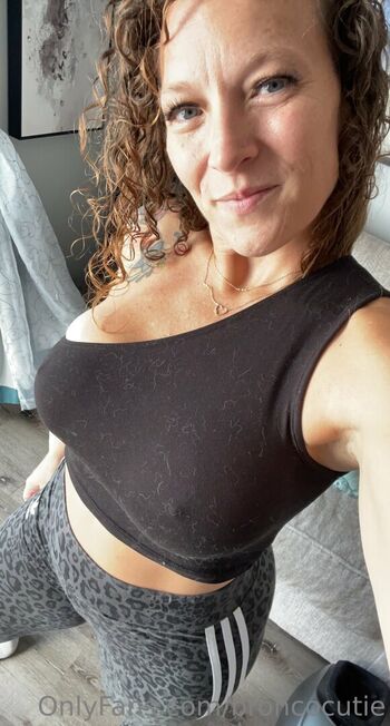 Full leaked Broncocutie private photo