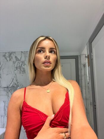 Full leaked Brontesheppeard private photo