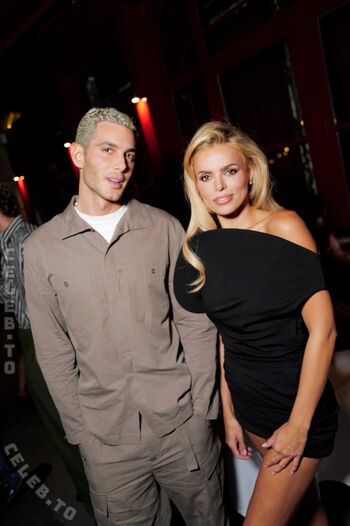 Full leaked Brooks nader page private photo