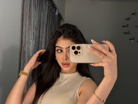 Full leaked Brown baddies private photo