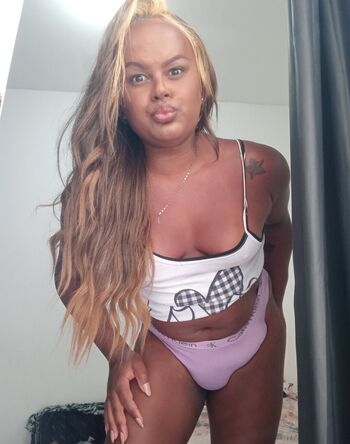 Full leaked Bruna brand private photo