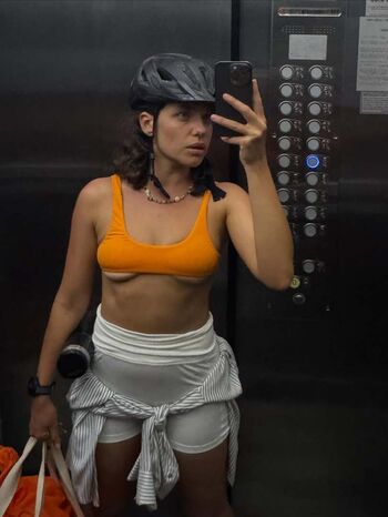 Full leaked Bruna linzmeyer private photo