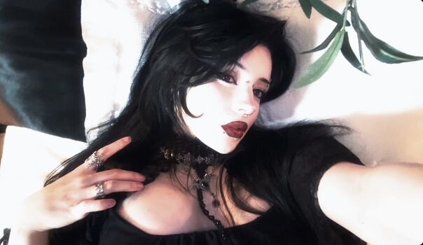 Full leaked Buffgothmom private photo