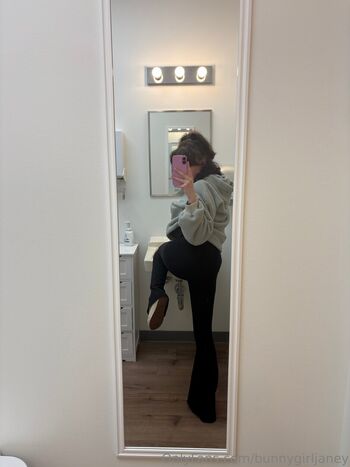bunnygirljaney