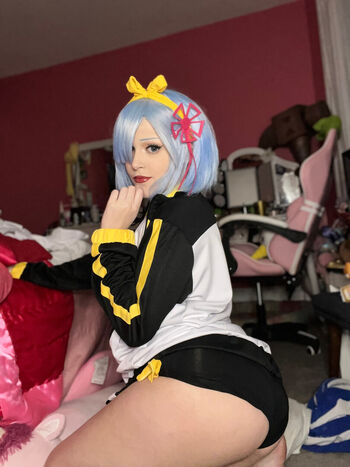 Full leaked Bunzbry private photo