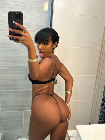 Full leaked Burlz page private photo