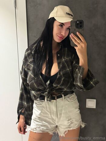 busty_emma