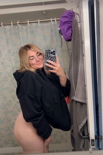 Full leaked Bustykait private photo