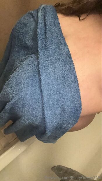 Full leaked Bustyqueenm private photo