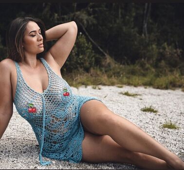 Full leaked Buxom babenz page private photo