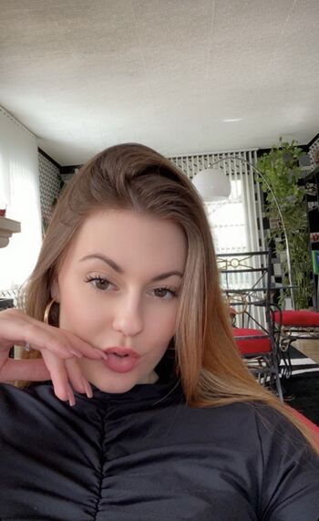 Full leaked Caarlita private photo