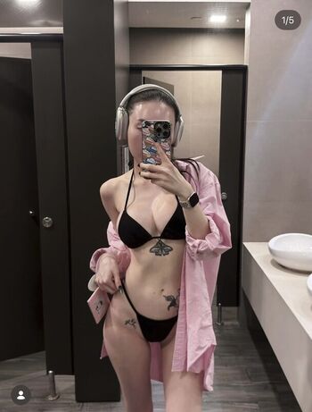 Full leaked Cagedbutterflies private photo