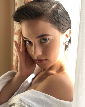 Full leaked Cailee spaeny private photo