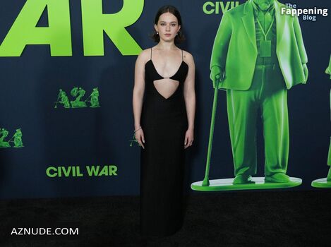 Full leaked Cailee spaeny private photo