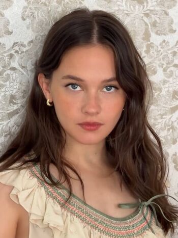 Full leaked Cailee spaeny private photo