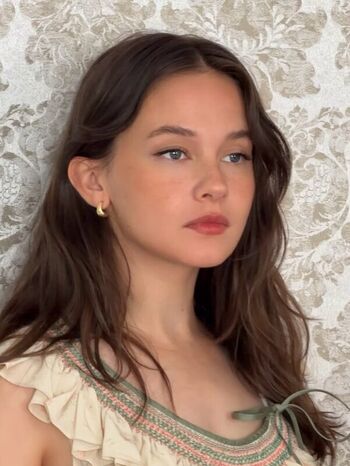 Full leaked Cailee spaeny private photo