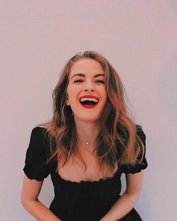 Caitlin Marie Reacts