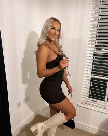 Full leaked Caitlin perriam page private onlyfans photo