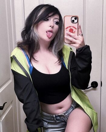 Full leaked Calessira private photo