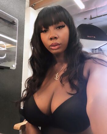 Full leaked Callmeellepls private photo