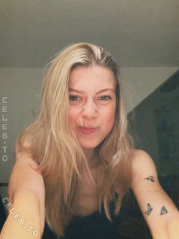 Full leaked Callmetiziaa private photo