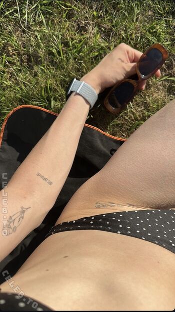 Full leaked Callmetiziaa private photo
