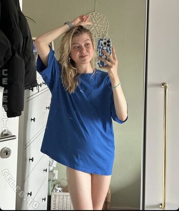 Full leaked Callmetiziaa private photo
