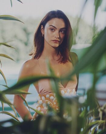 Camila Mendes